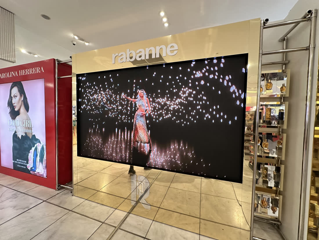 Paco Rabanne — In-store fragrance campaign screen